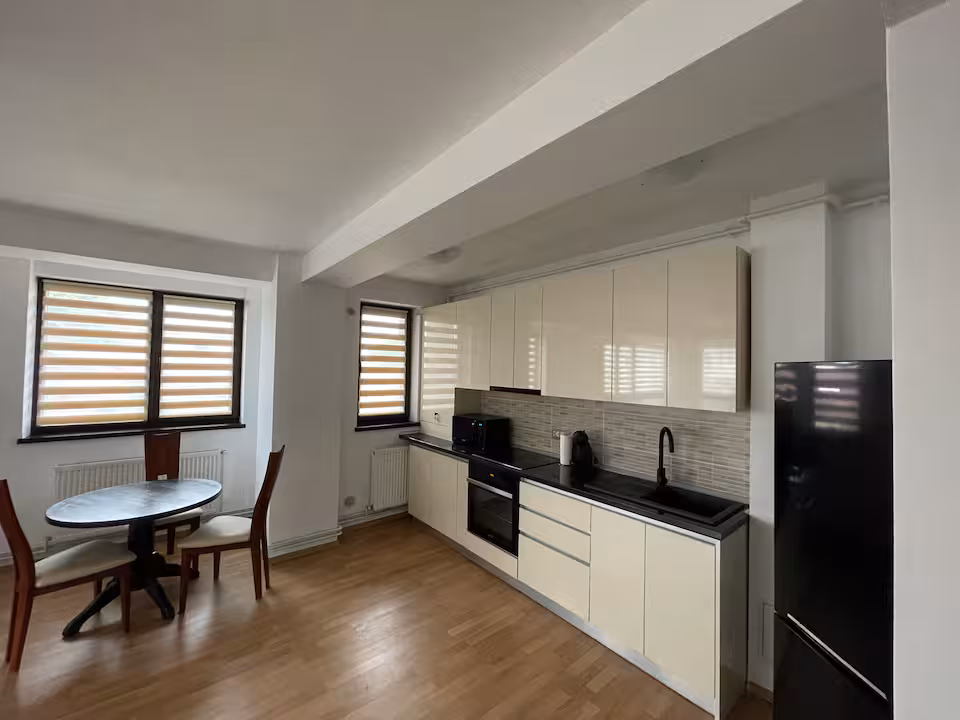 Apartamentul Grey în Bacău — fotografie reală